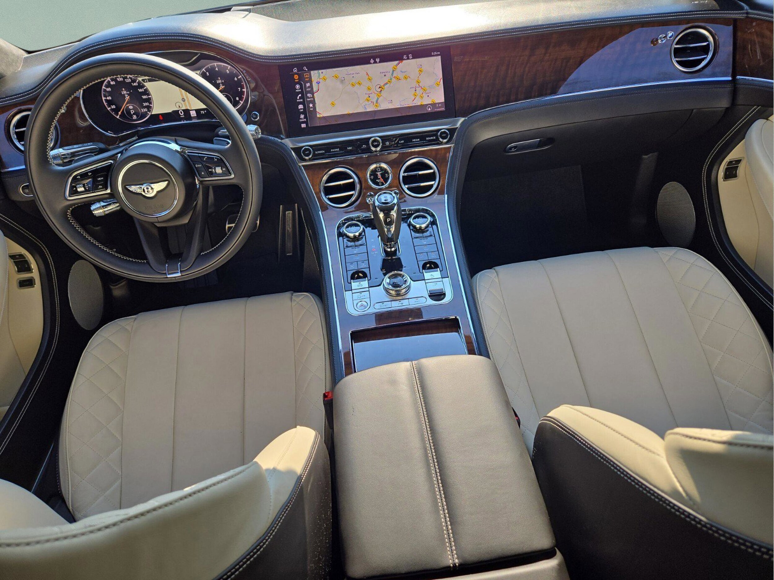 2022 Bentley Continental GT V8 photo 3