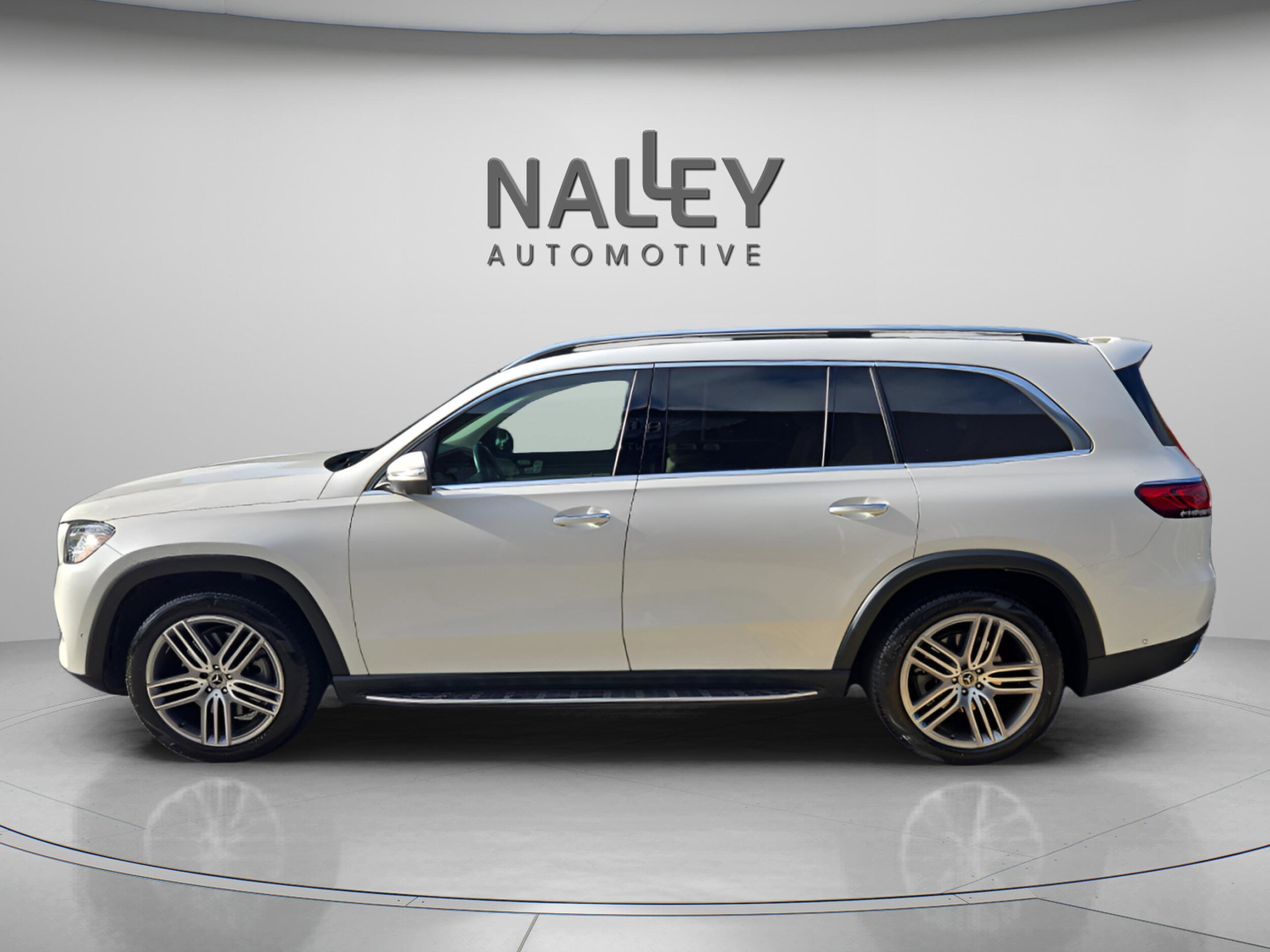 2022 Mercedes Benz GLS 450 4MATIC photo 2