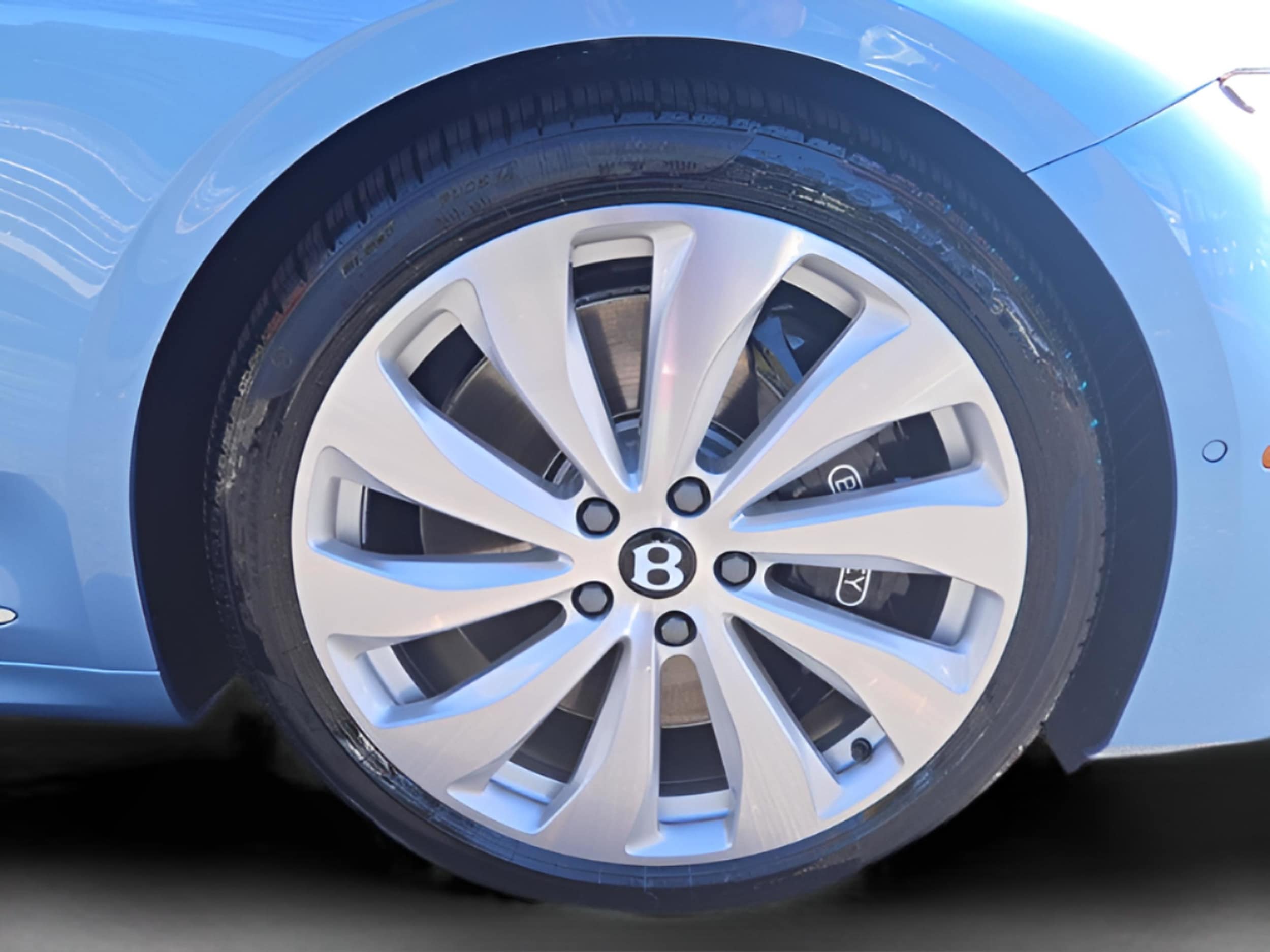 2026 Bentley Continental GT Azure - Photo 19