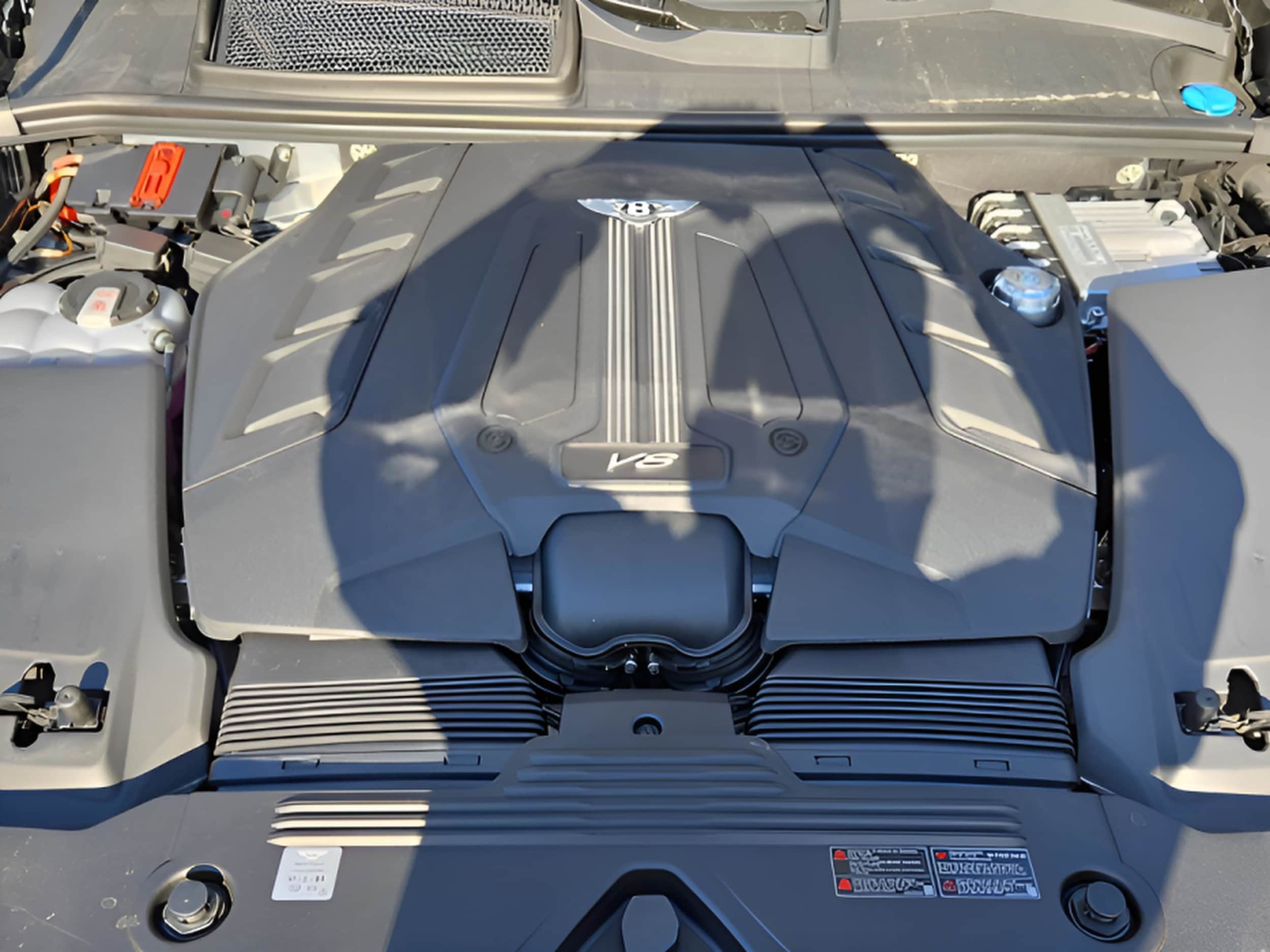 2025 Bentley Bentayga Azure - Photo 15