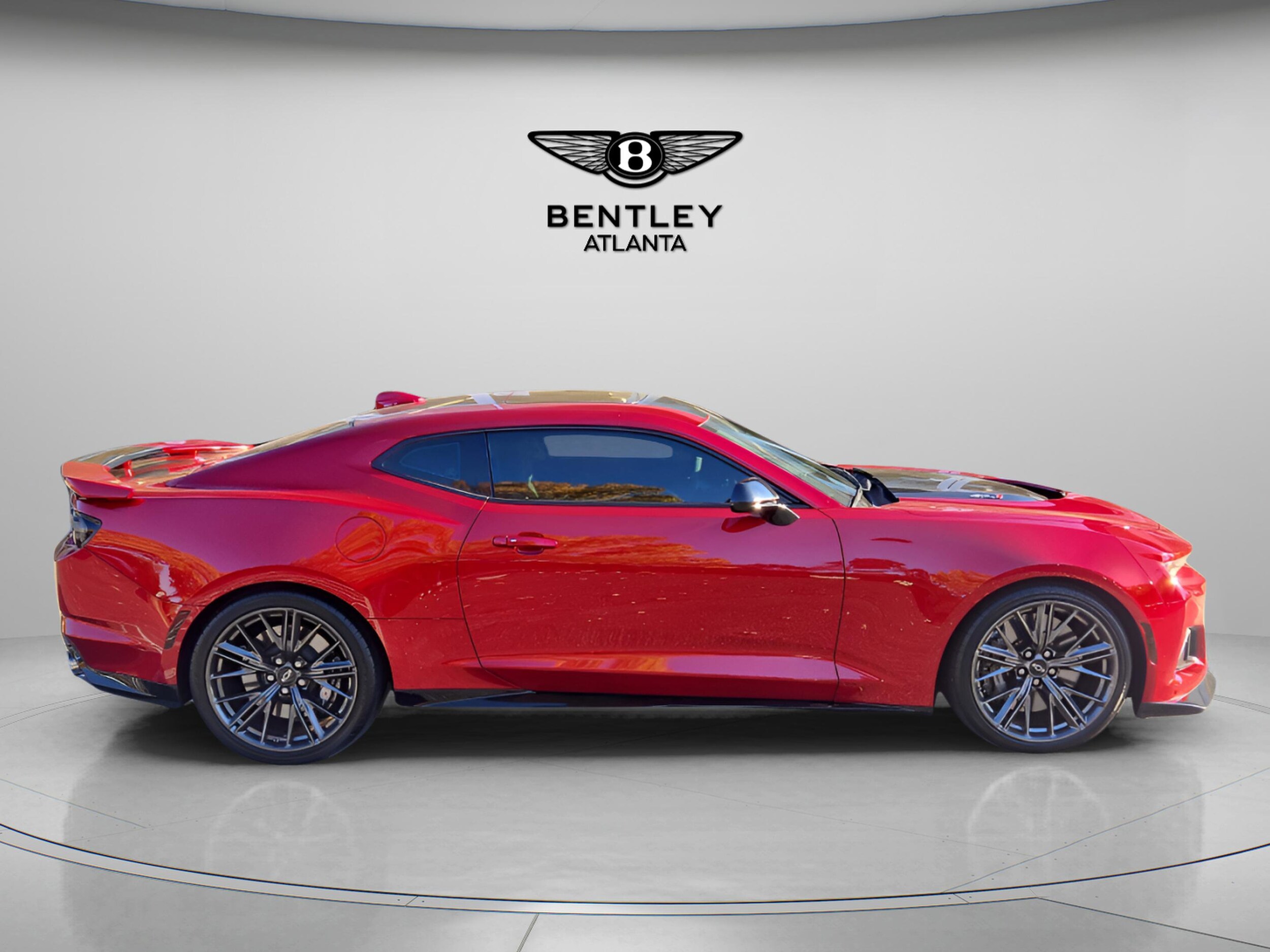 2022 Chevrolet Camaro ZL1 photo 2