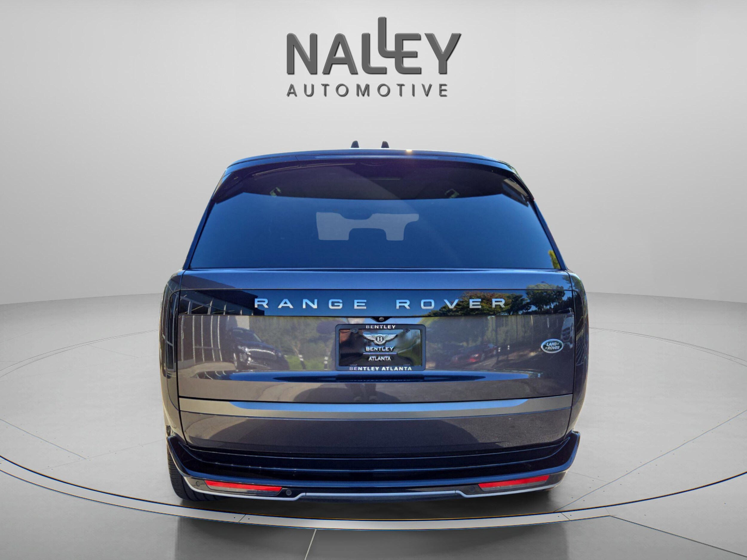 2022 Land Rover Range Rover SE photo 4