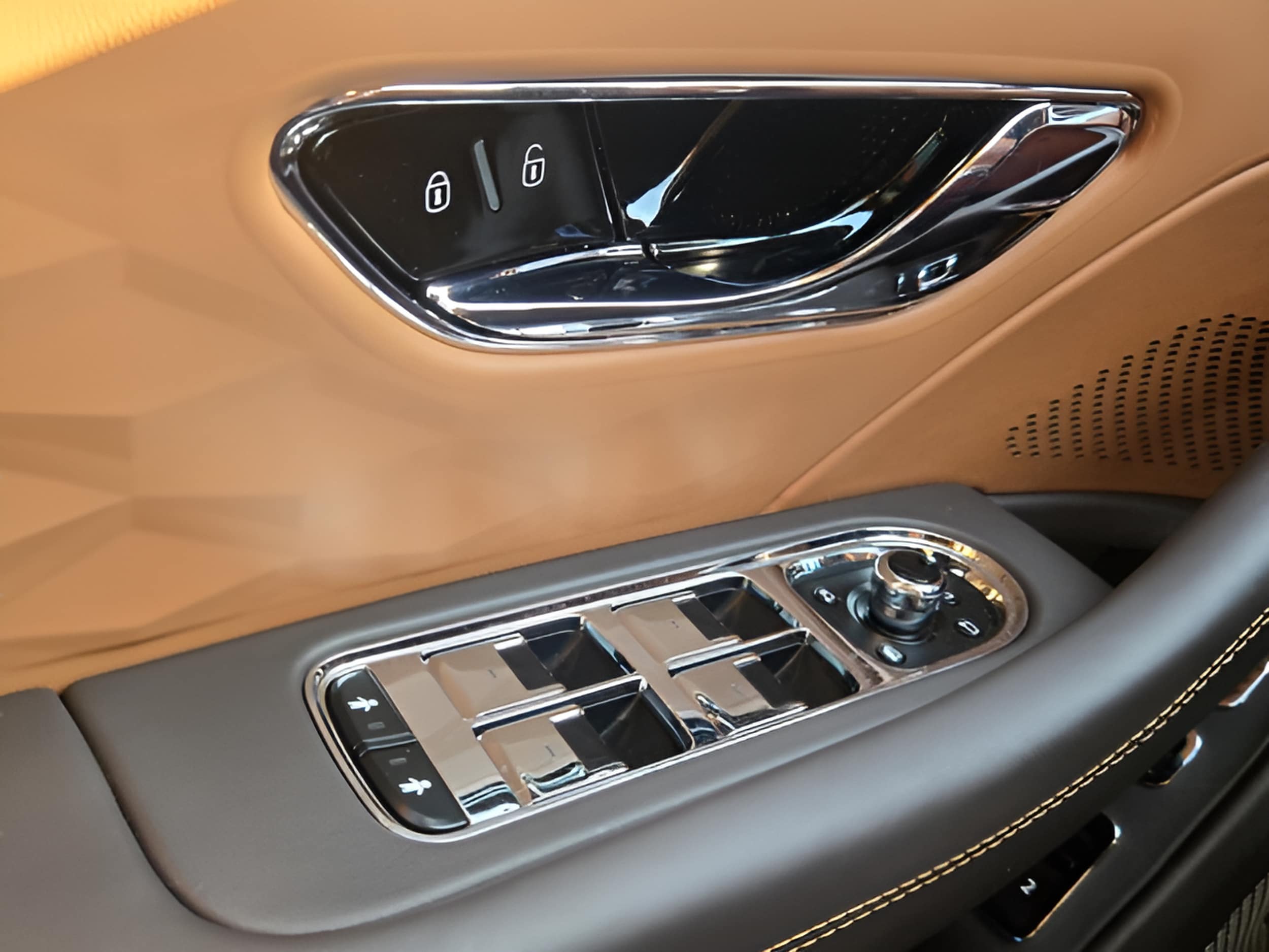 2025 Bentley Flying Spur Speed - Photo 52