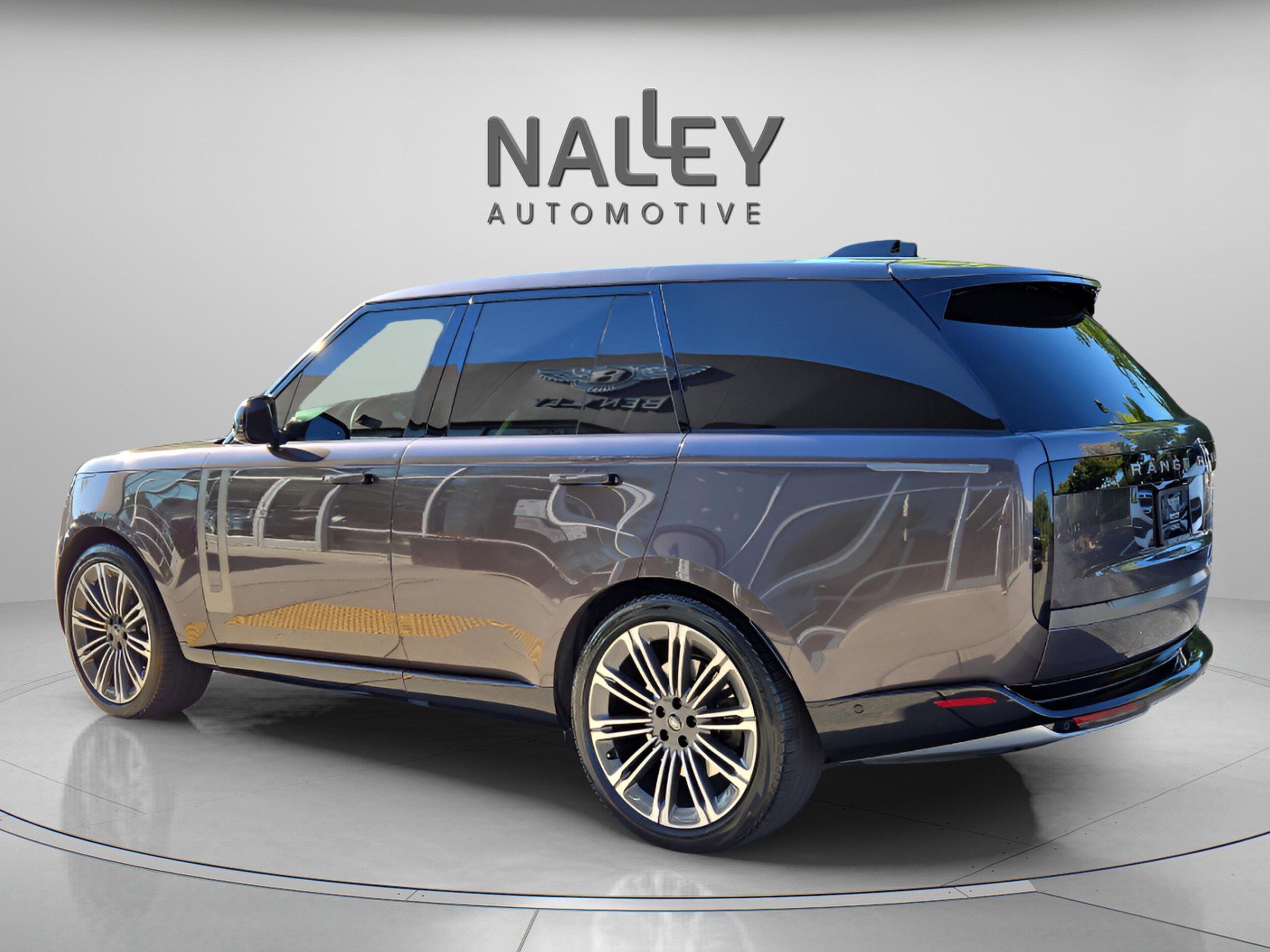 2022 Land Rover Range Rover SE photo 3