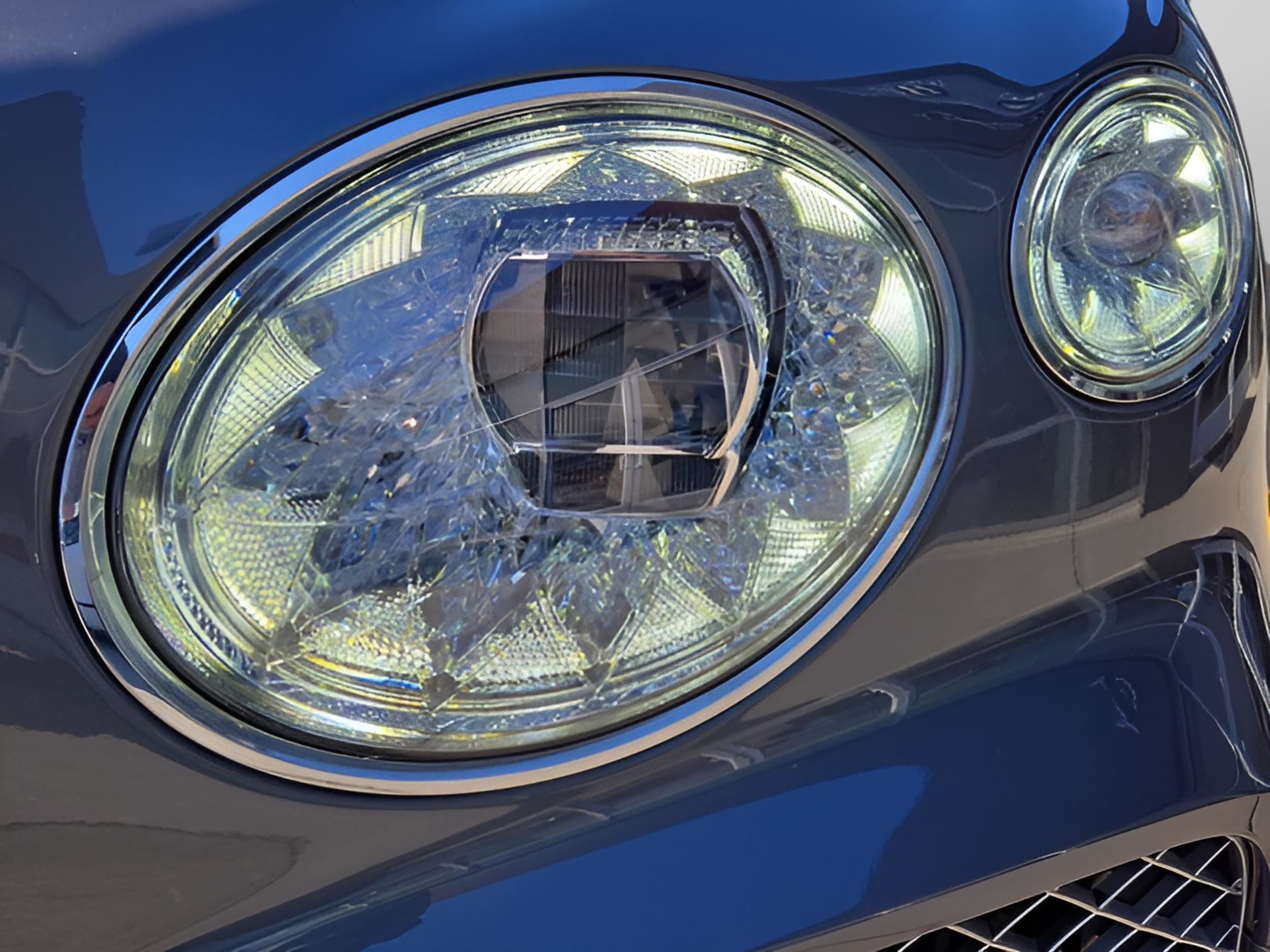 2025 Bentley Bentayga Azure - Photo 16