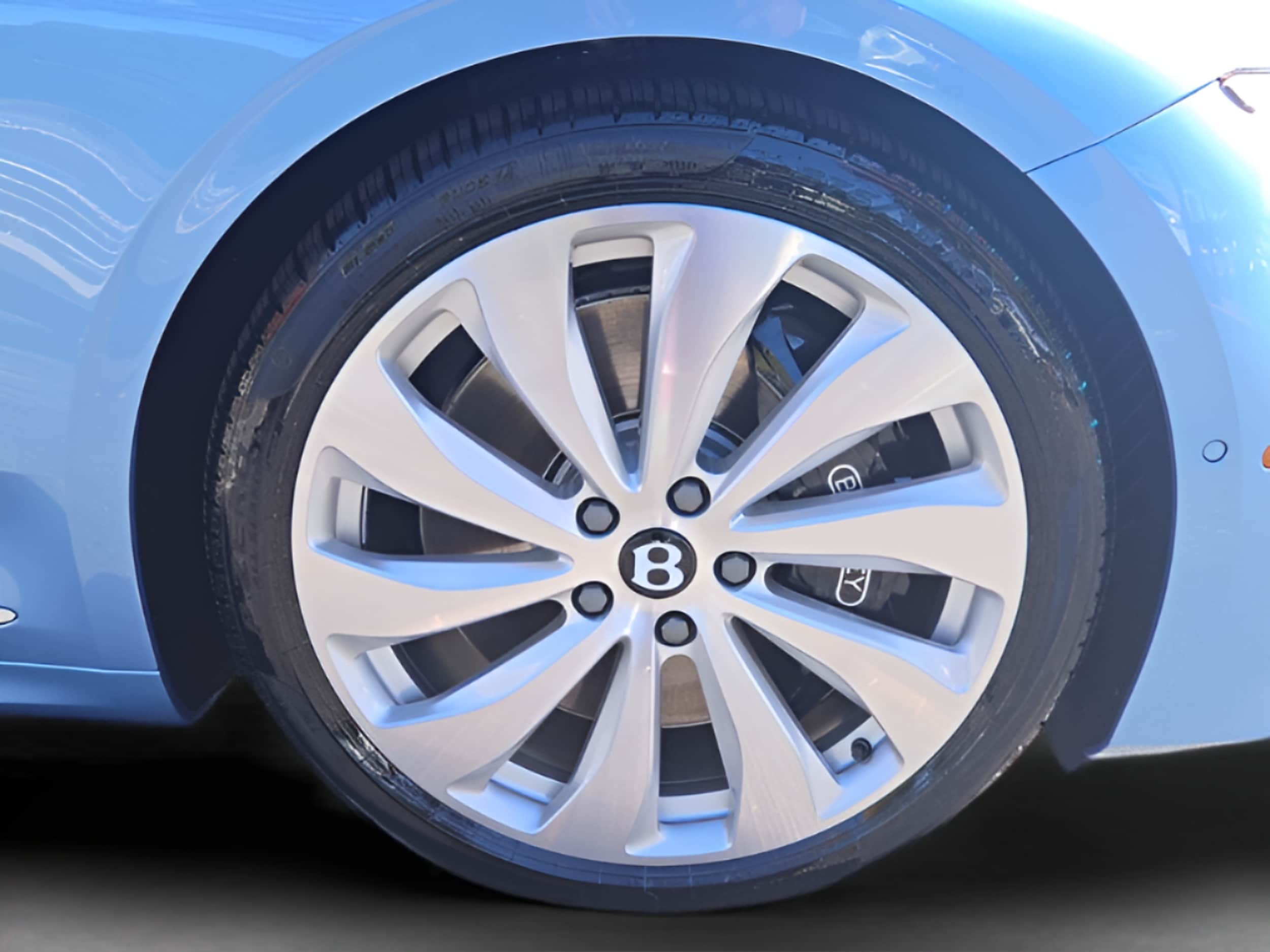 2026 Bentley Continental GT Azure - Photo 18