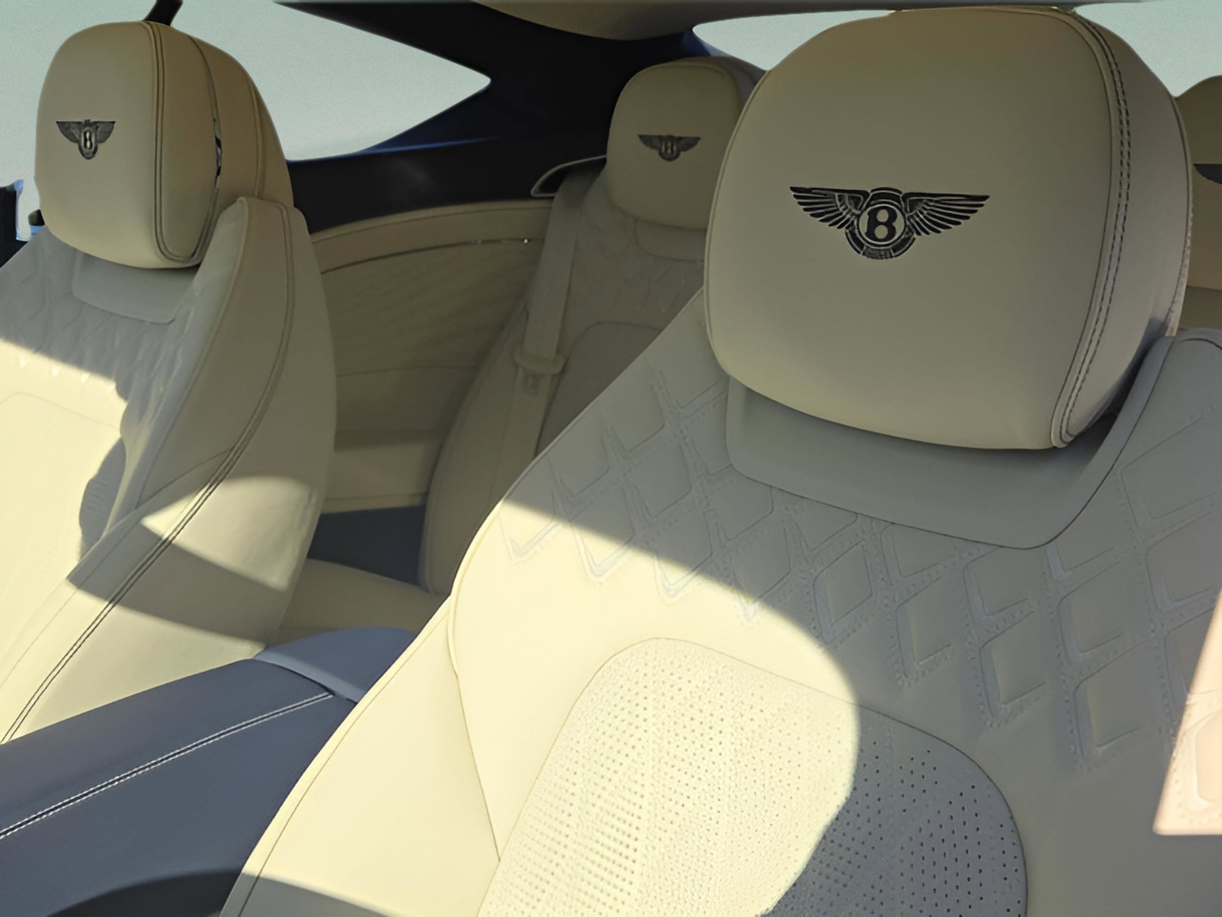 2026 Bentley Continental GT Azure - Photo 23