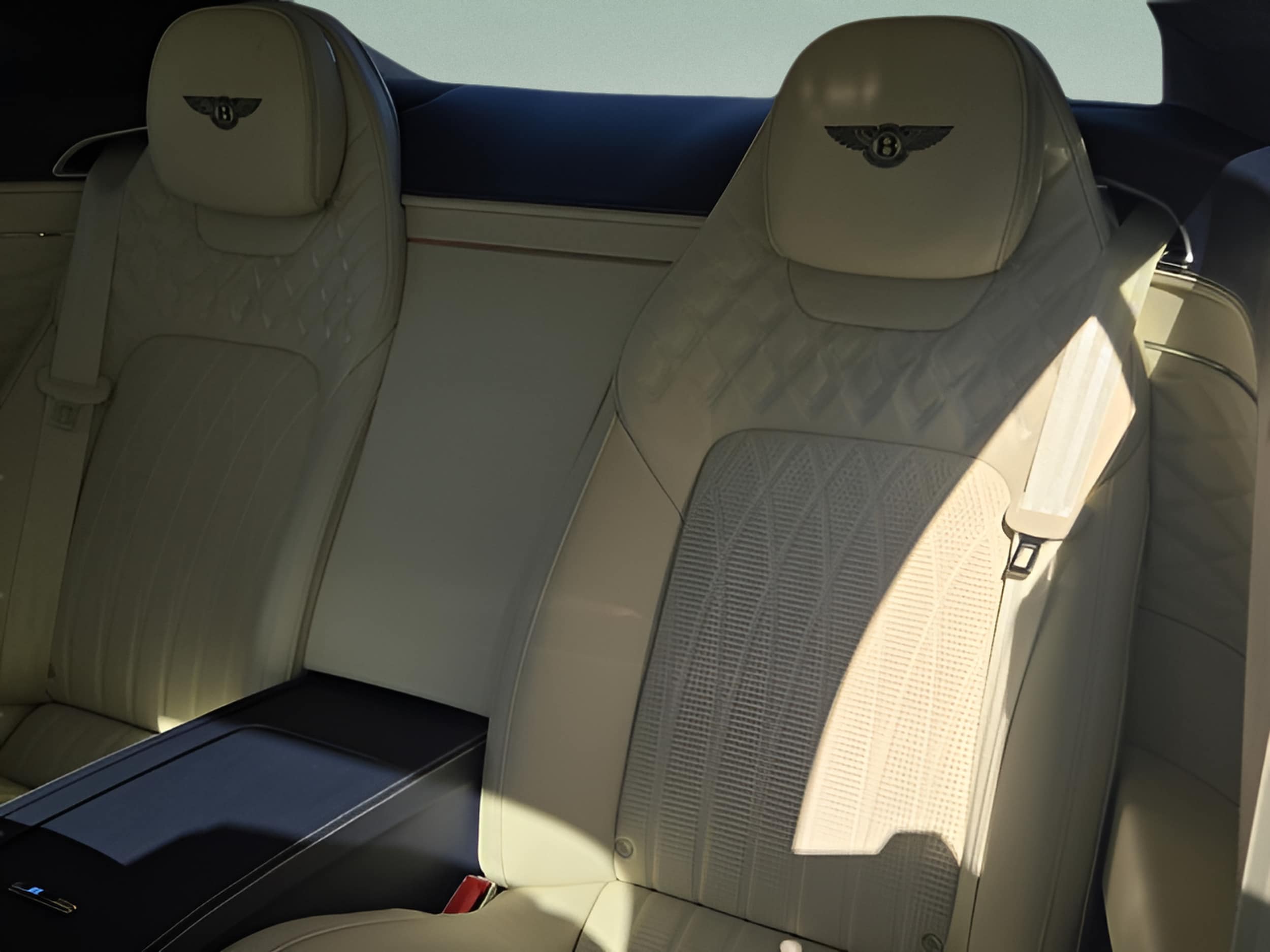 2026 Bentley Continental GT Azure - Photo 24