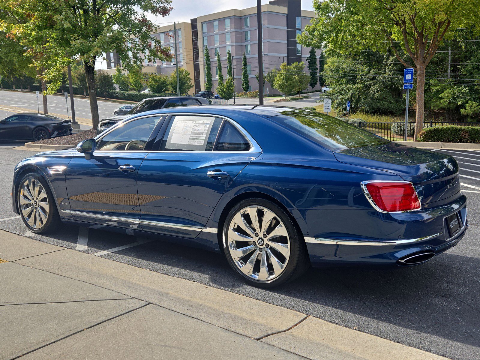 2022 Bentley Flying Spur W12 photo 2
