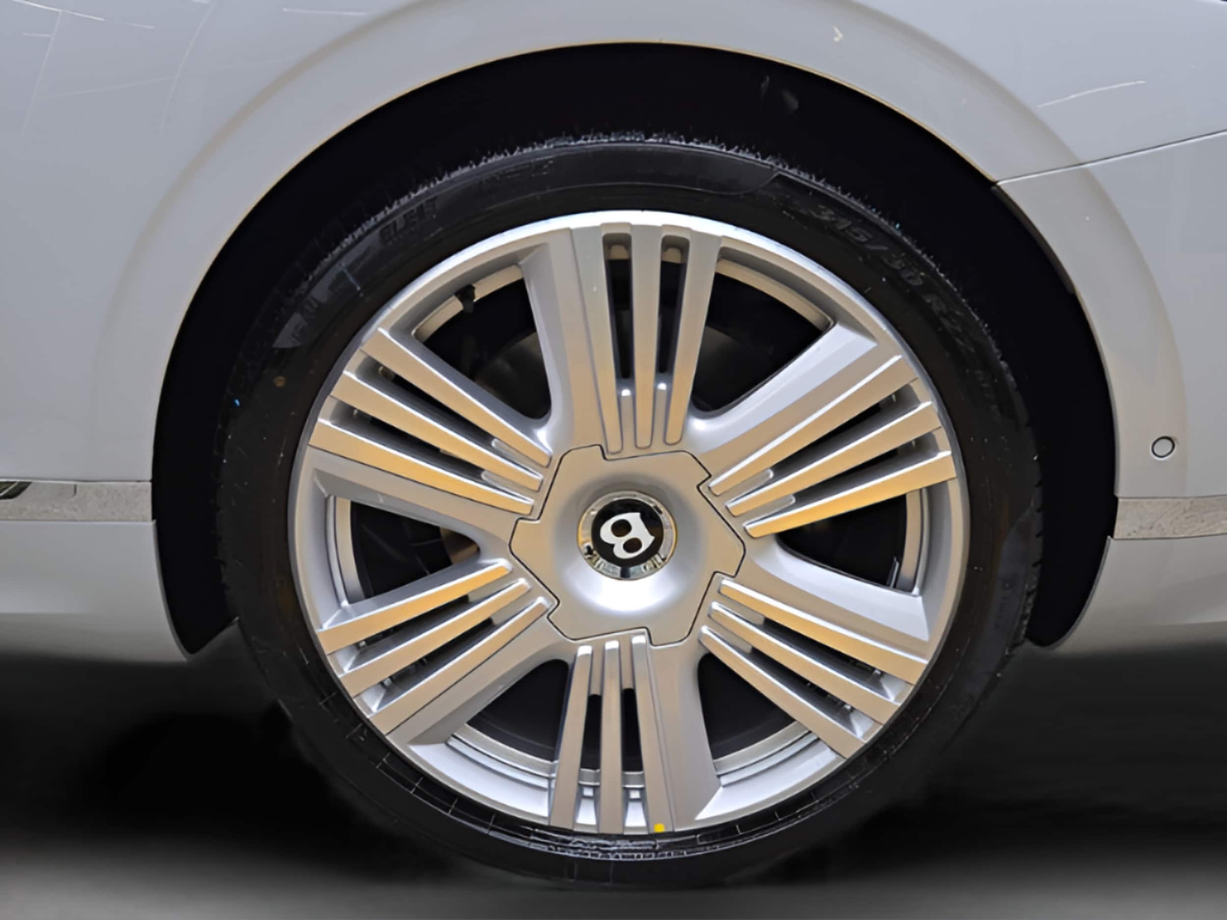 2026 Bentley Continental GT Azure - Photo 17