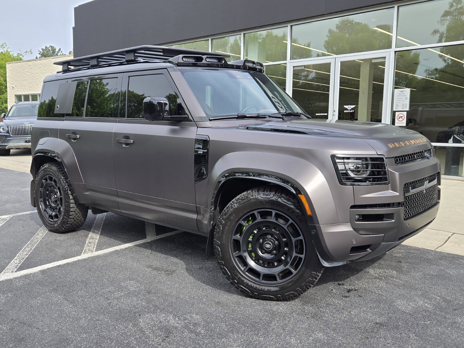 2025 Land Rover Defender Octa