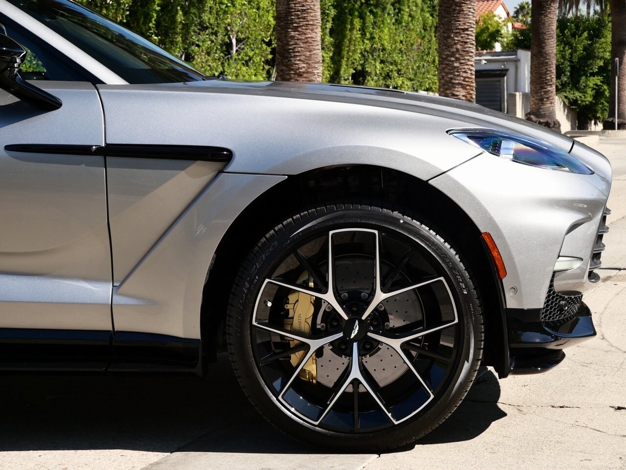 2025 Aston Martin DBX AM8 DBX707 photo 4