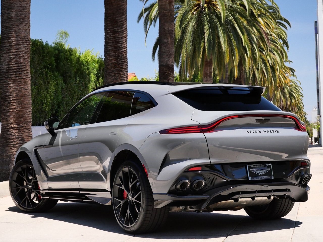 2025 Aston Martin DBX AM8 DBX707 photo 2
