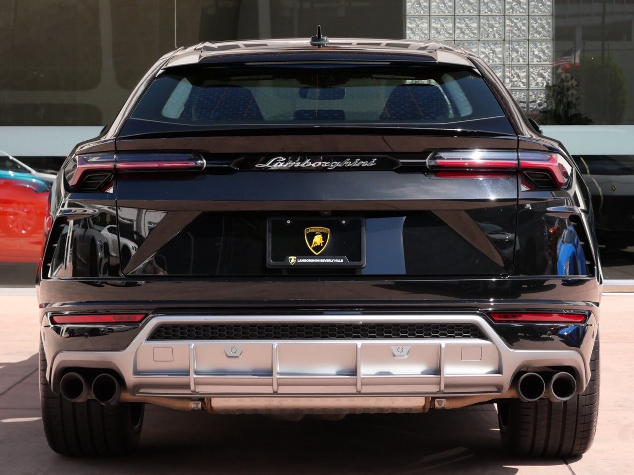 2020 Lamborghini Urus photo 3