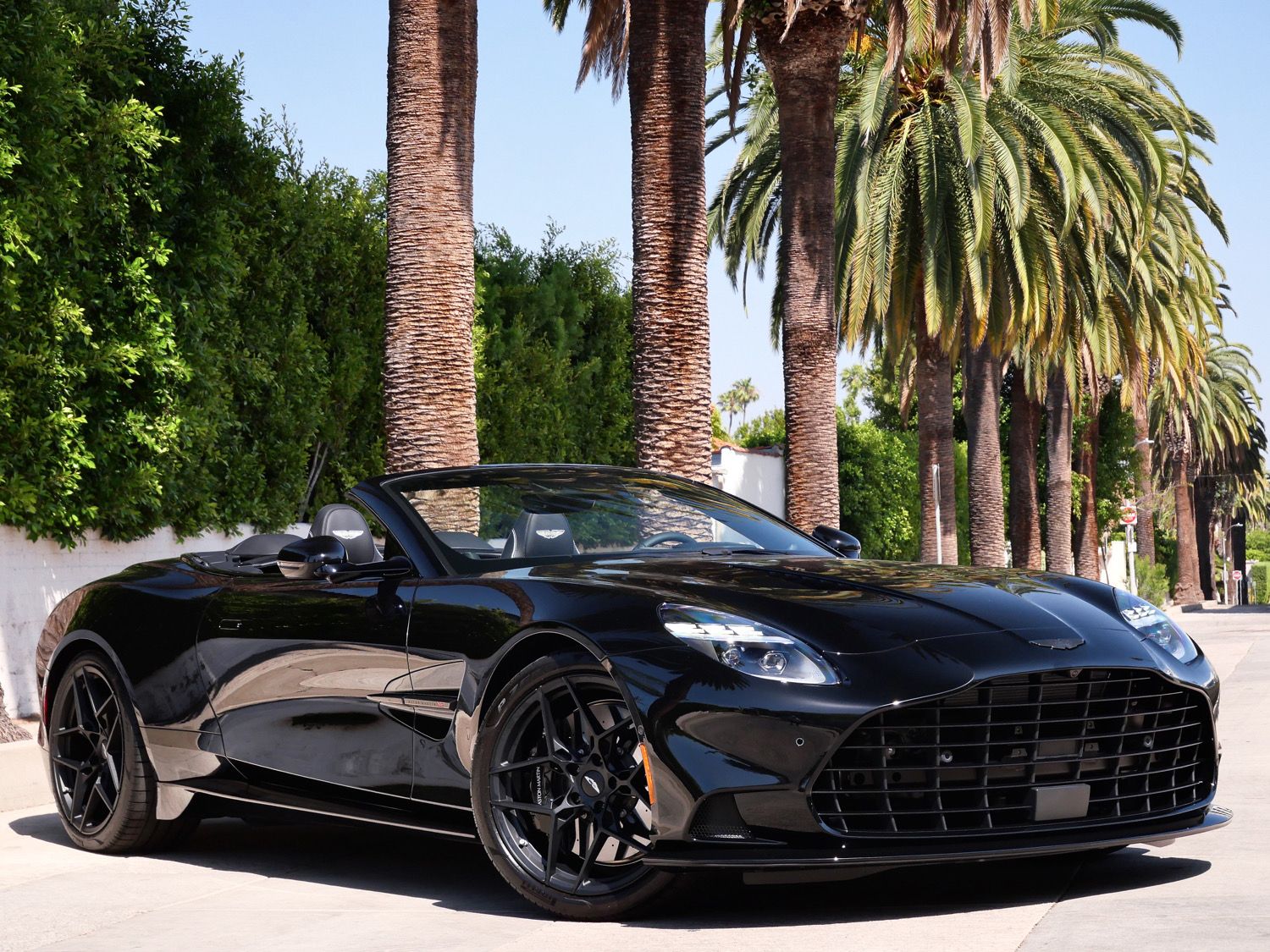 2026 Aston Martin Vanquish Volante's photo