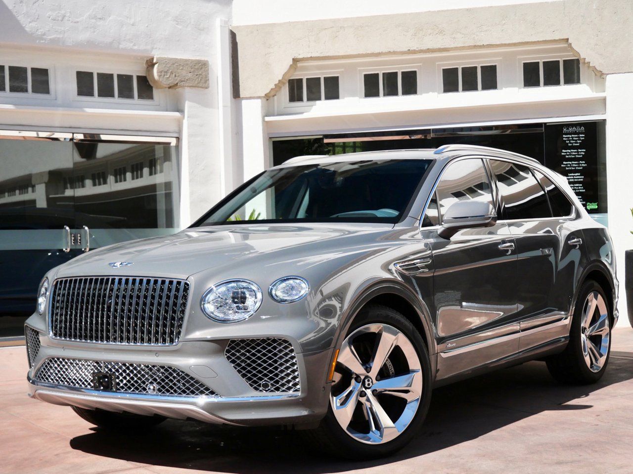 2025 Bentley Bentayga - Photo 11