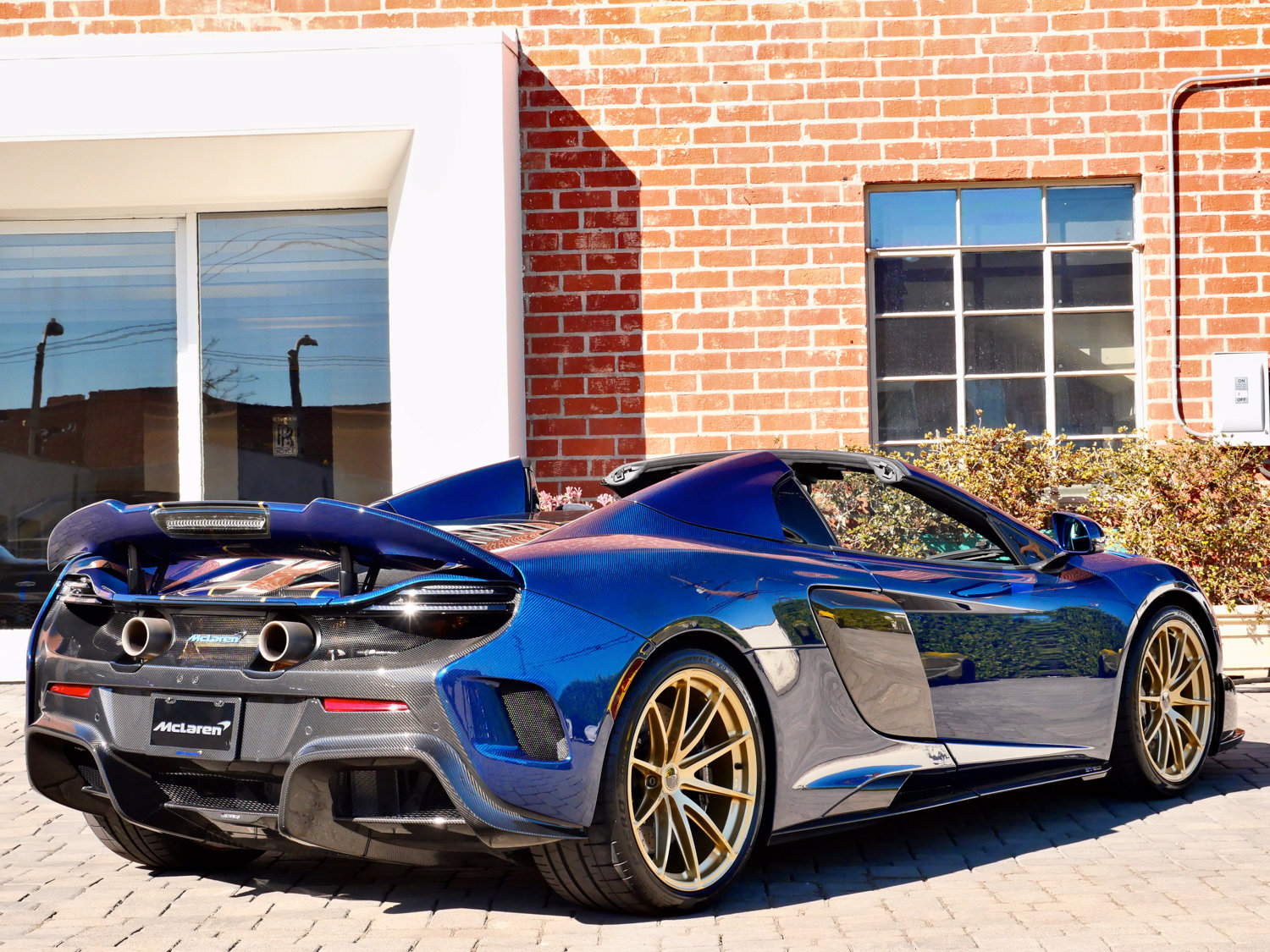 Certified 2016 McLaren 675LT . Spider