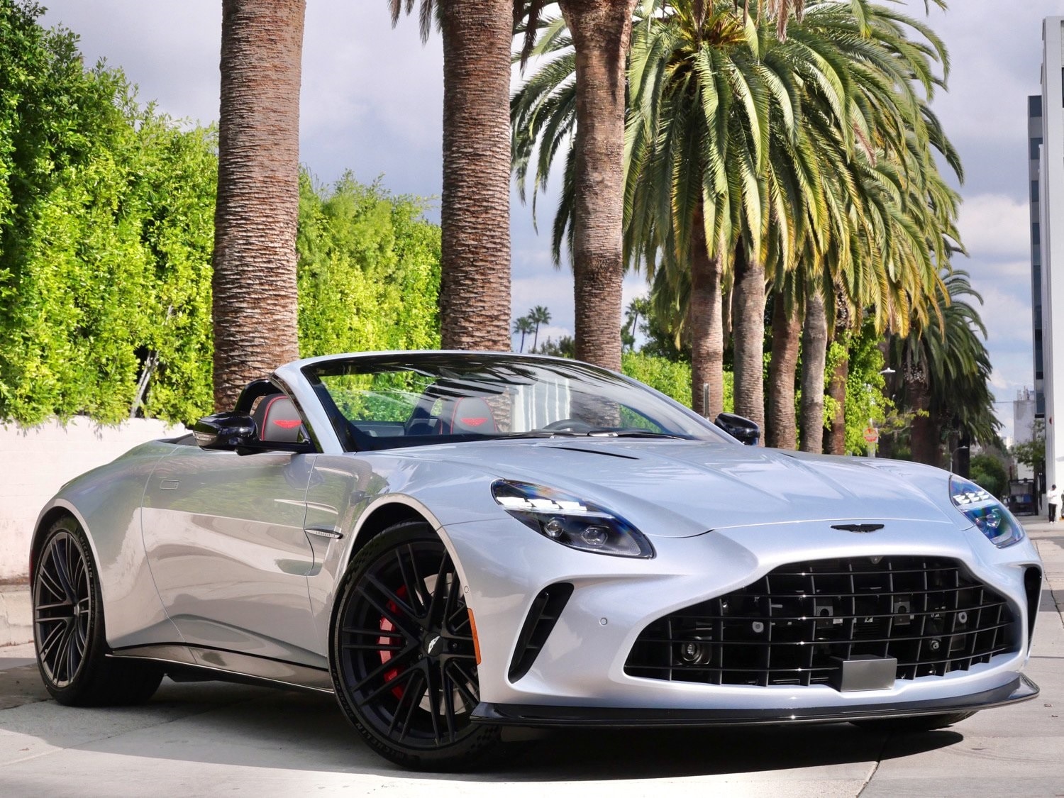 2026 Aston Martin Vantage Base's photo