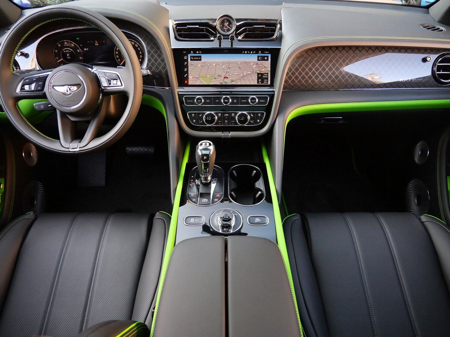 2025 Bentley Bentayga S photo 4