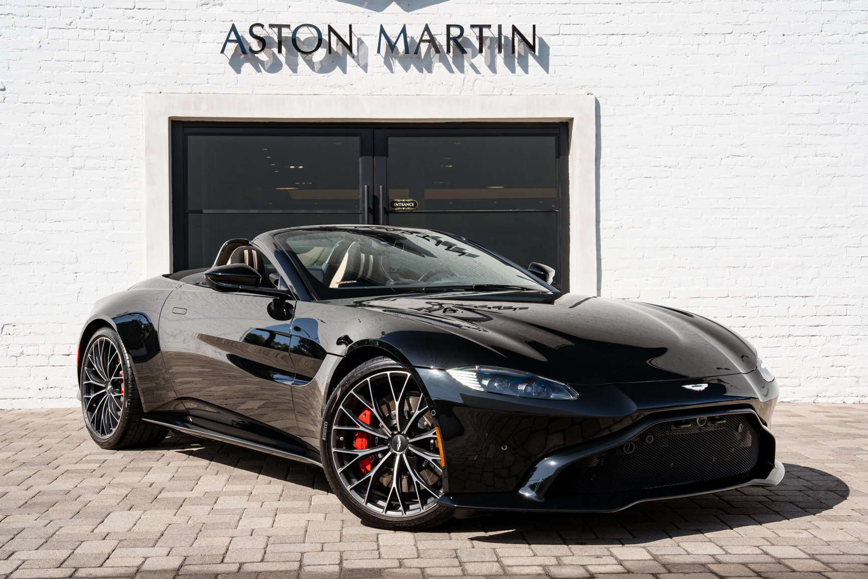  Aston Martin Vantage
