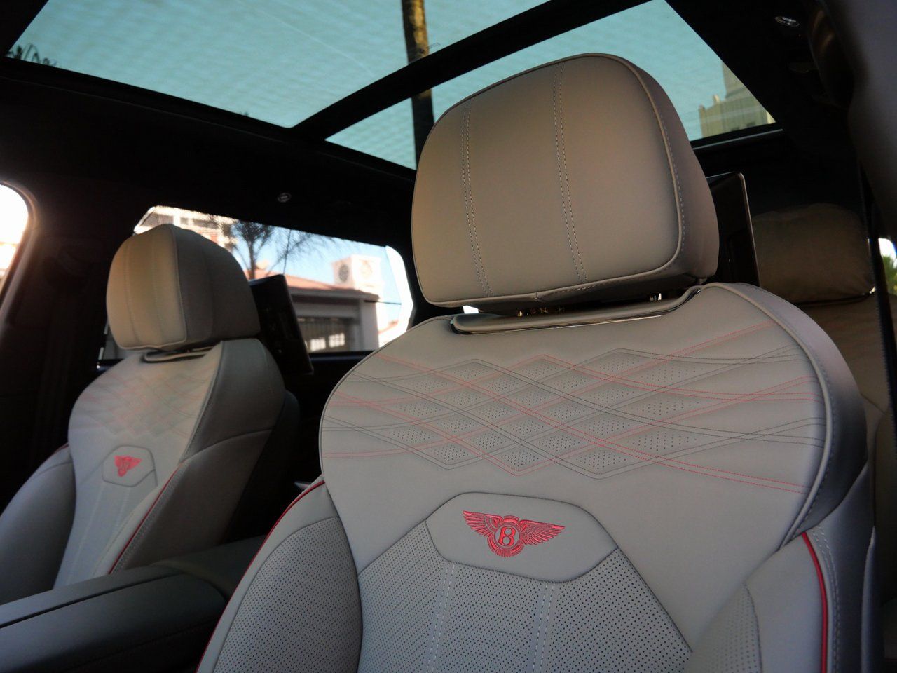 2025 Bentley Bentayga Mulliner - Photo 21