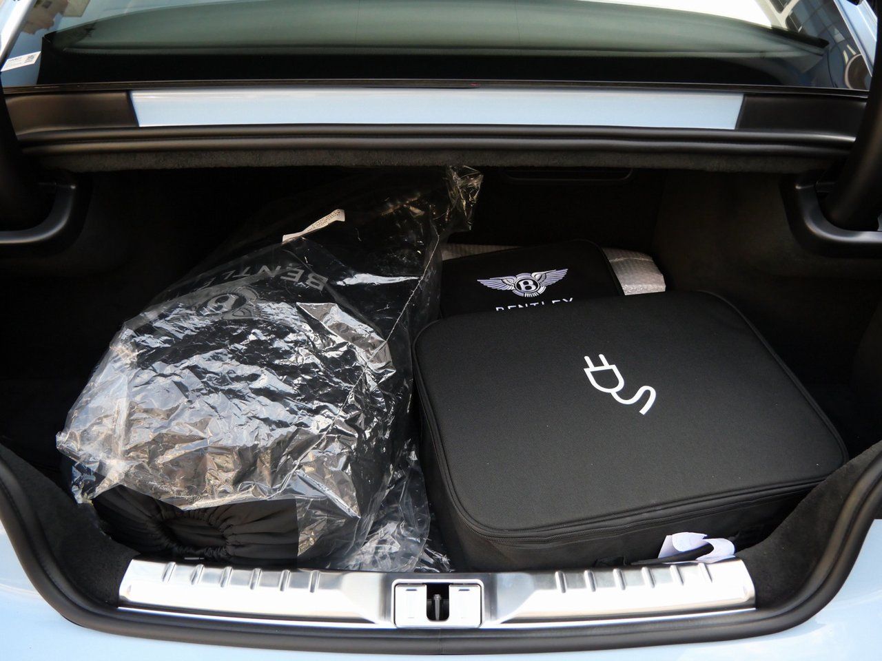 2025 Bentley Continental GT Black Edition - Photo 23