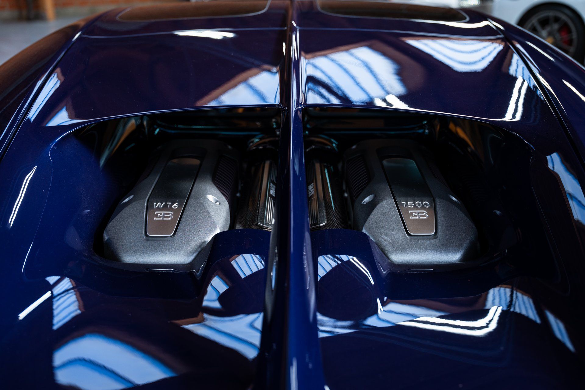 2023 Bugatti Chiron photo 3