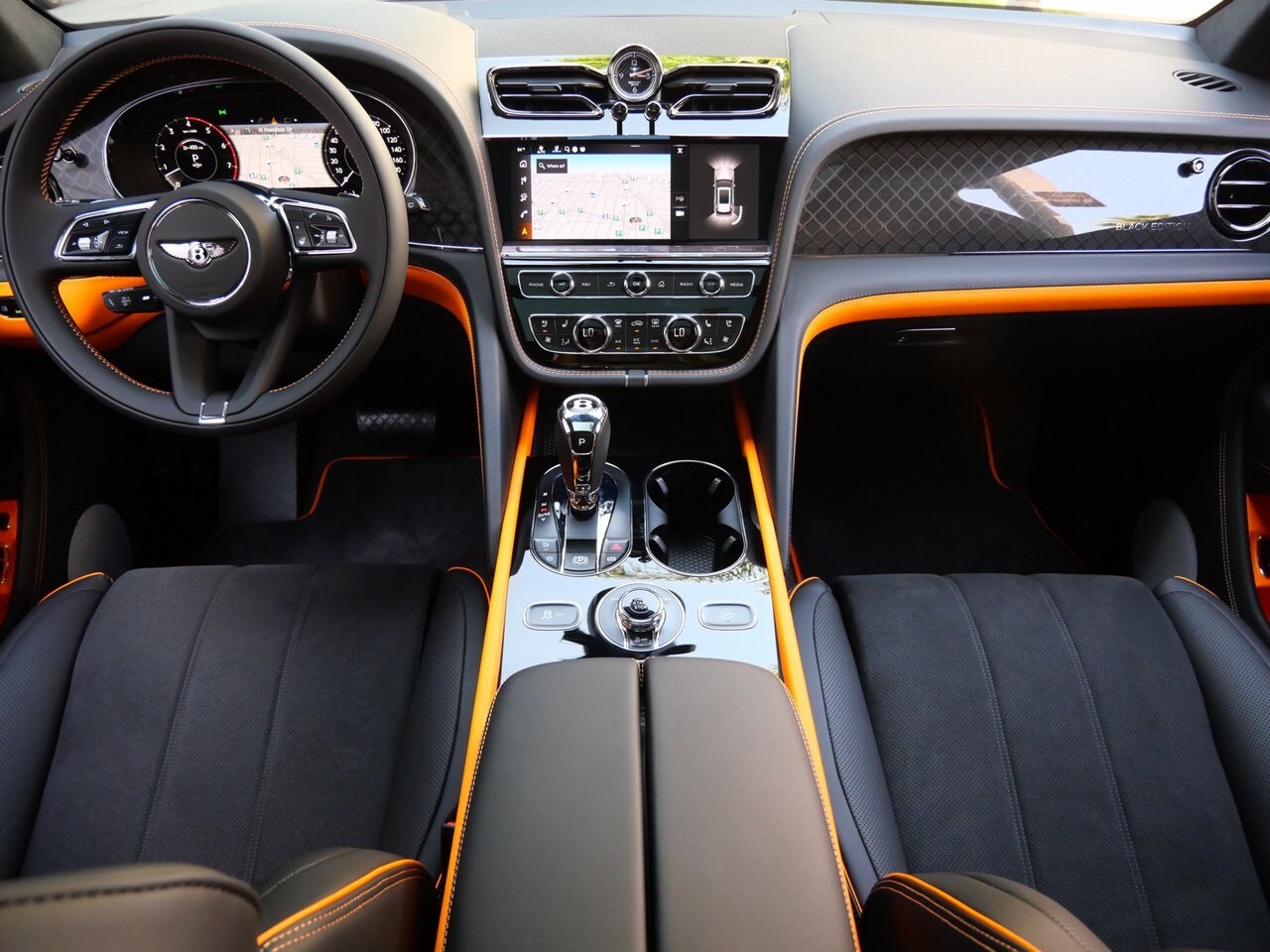 2025 Bentley Bentayga S photo 4