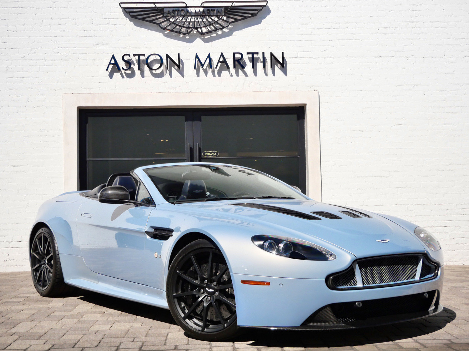  Aston Martin V12 Vantage