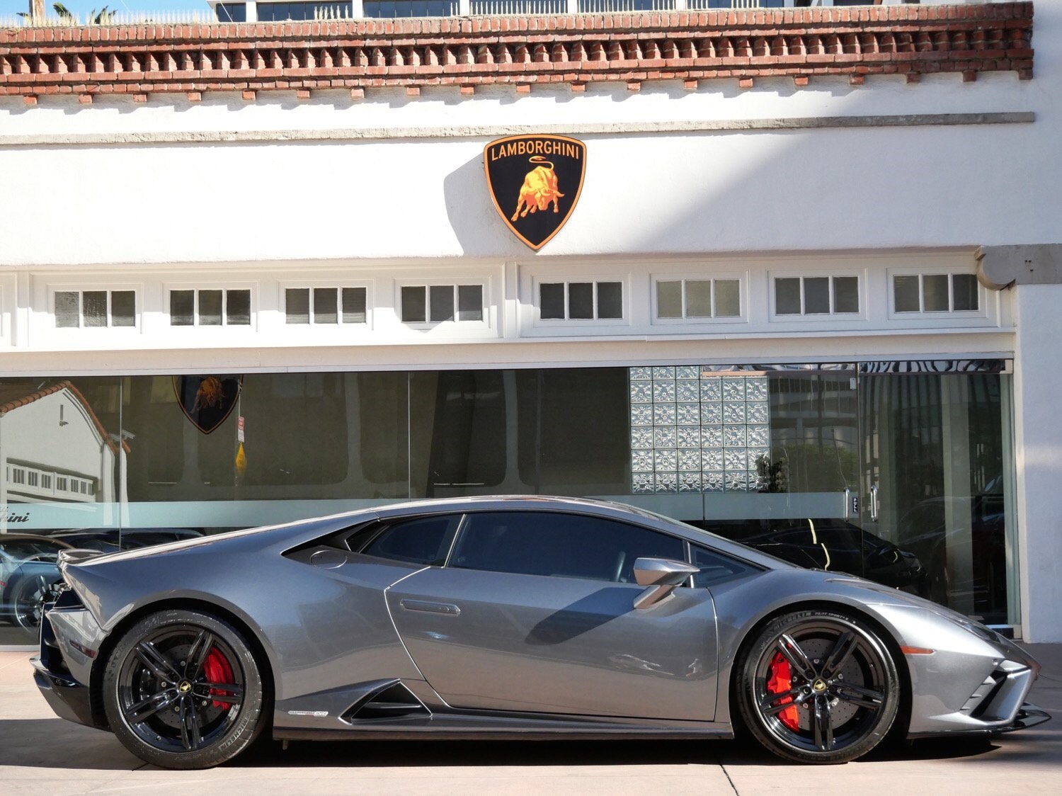 2021 Lamborghini Huracan Evo Coupe photo 2