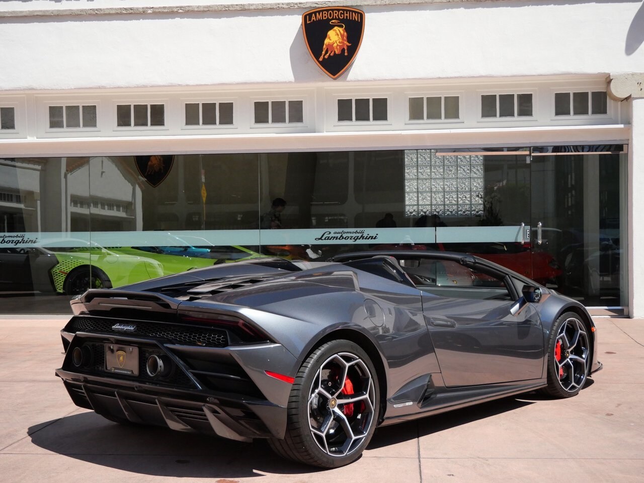 2020 Lamborghini Huracan Evo Spyder photo 3