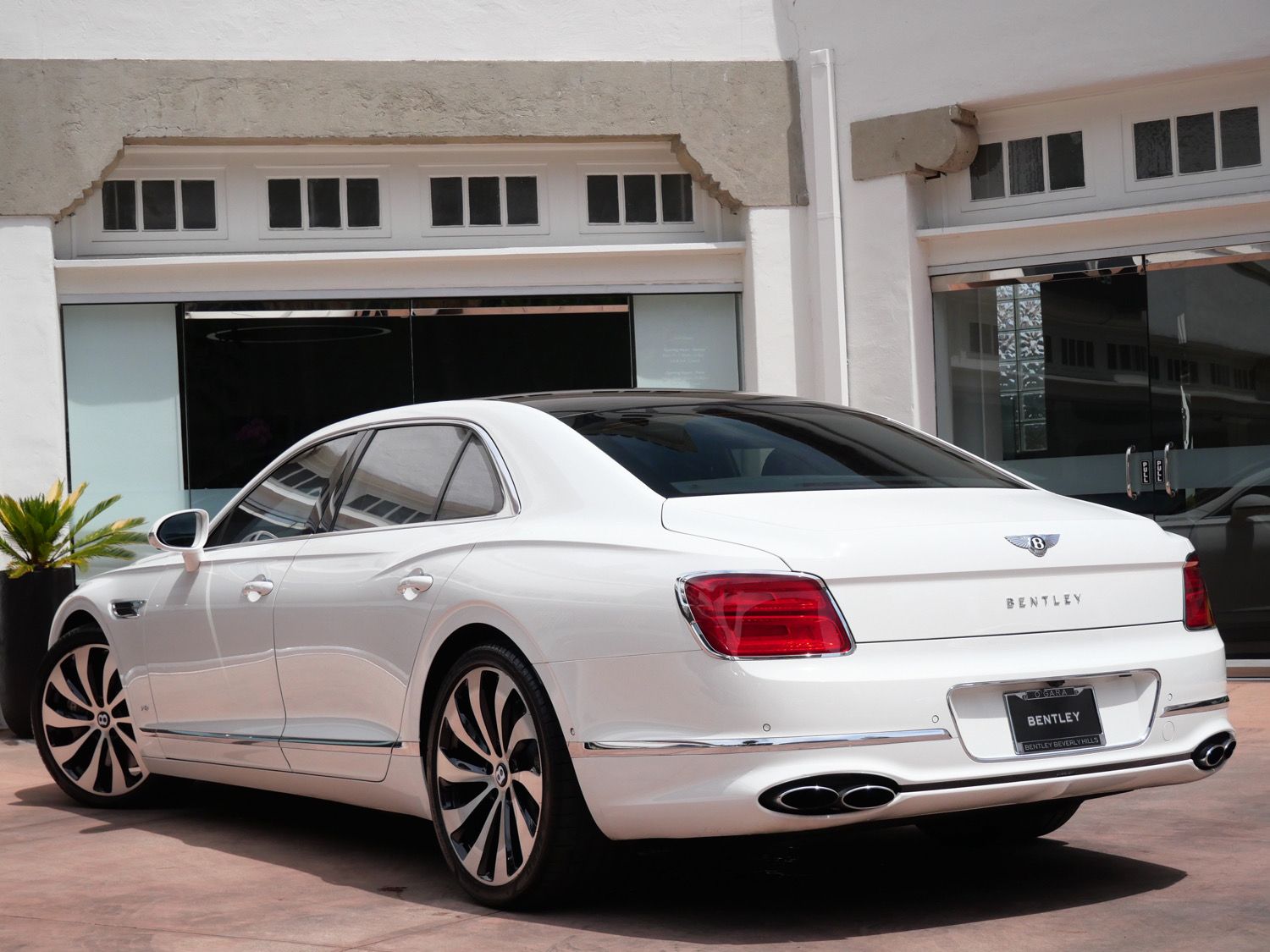 2022 Bentley Flying Spur V8 photo 2