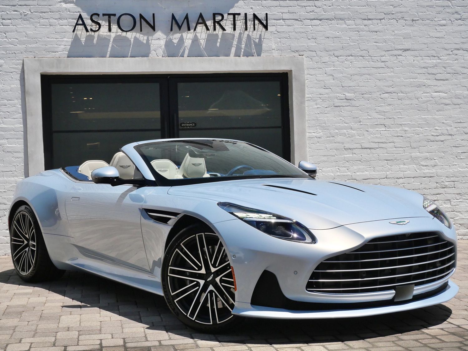 2025 Aston Martin DB12 Volante