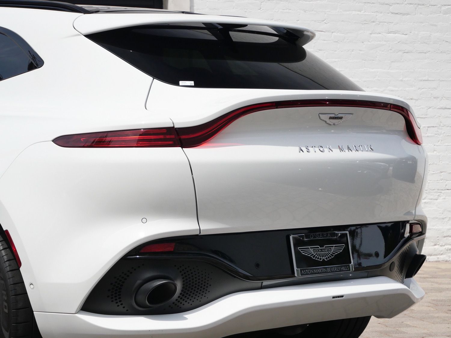 2023 Aston Martin DBX Base - Photo 9