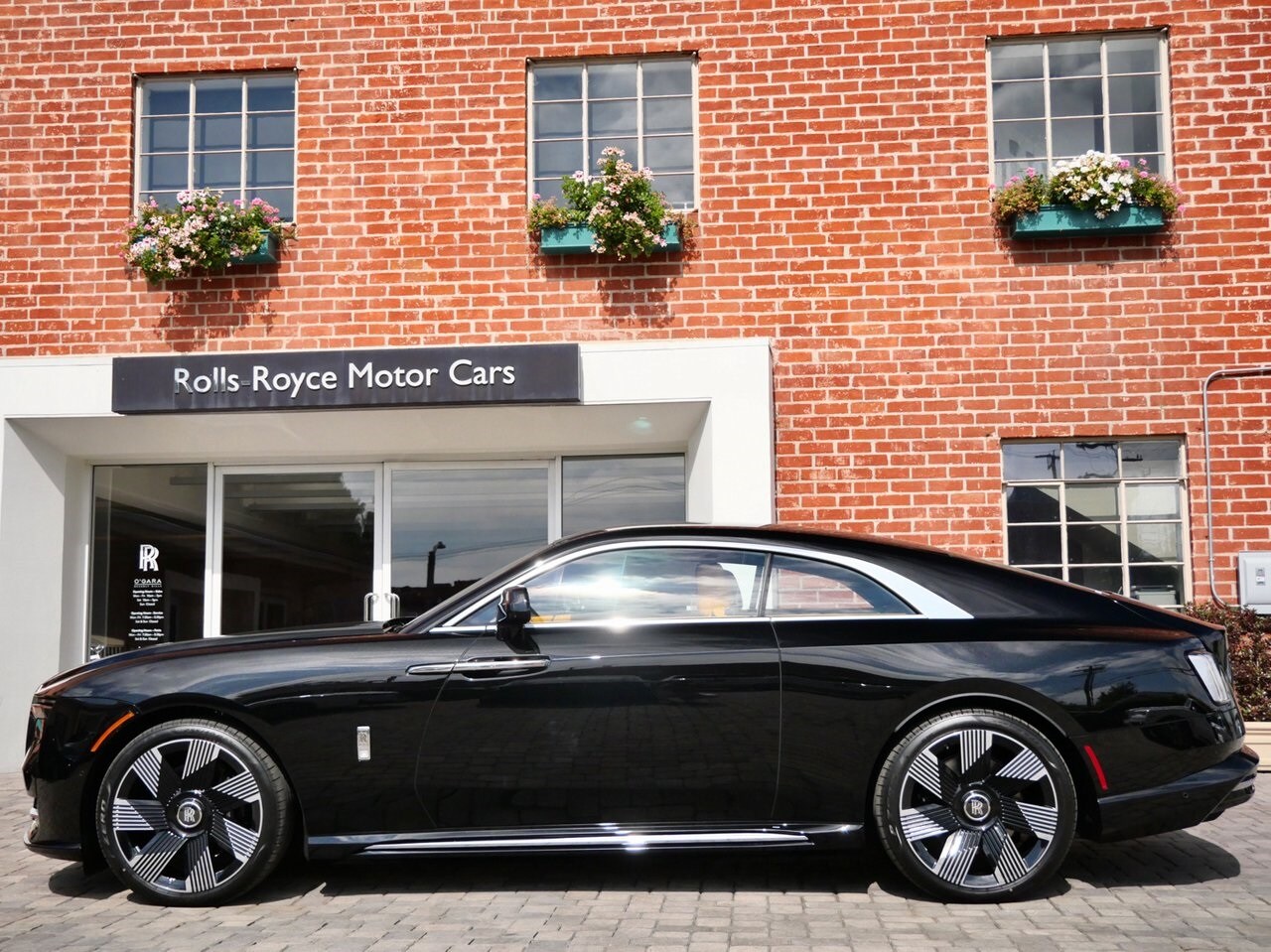 2025 Rolls Royce Spectre photo 3