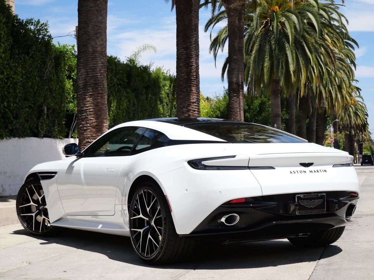 2026 Aston Martin DB12 AM5 photo 2