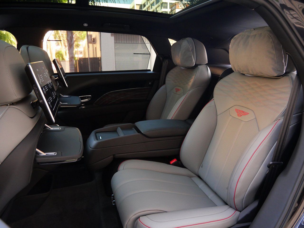 2025 Bentley Bentayga Mulliner - Photo 25