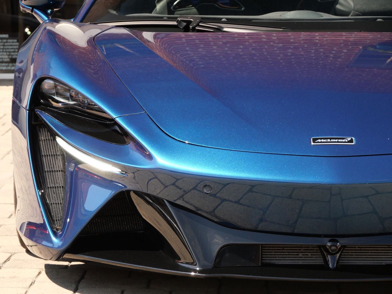 2023 McLaren Artura Performance photo 5