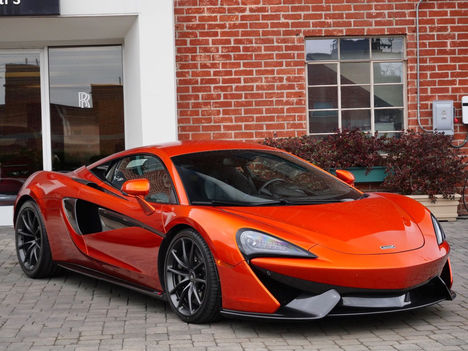 2019 McLaren 570S Base
