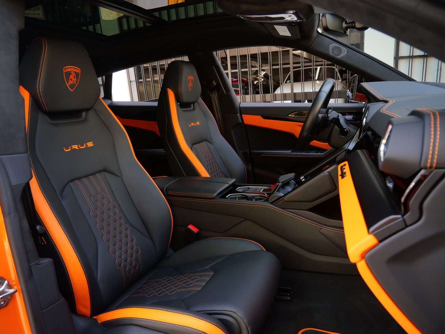2024 Lamborghini Urus S photo 3