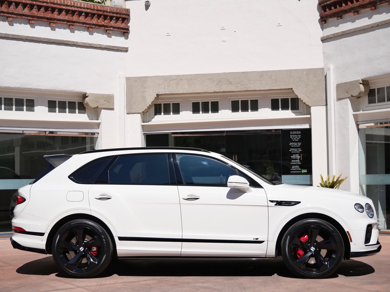 2022 Bentley Bentayga V8 photo 4