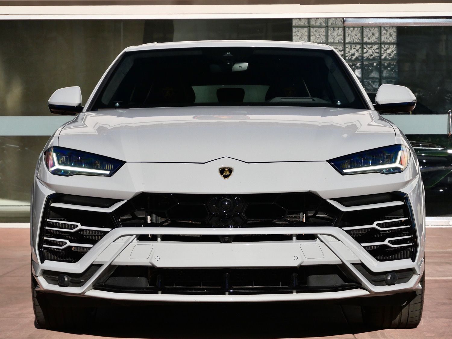 2022 Lamborghini Urus photo 2