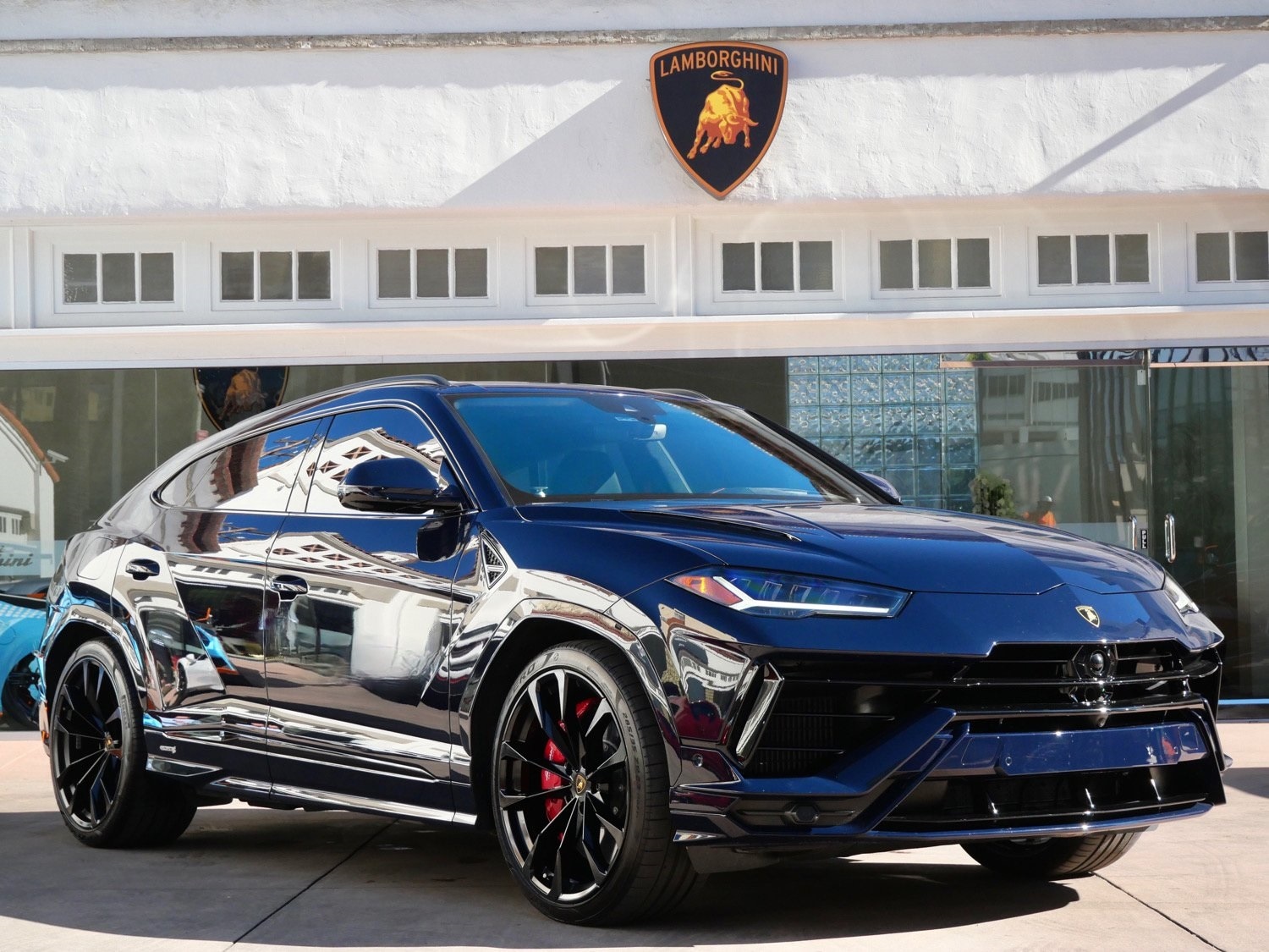 2023 Lamborghini Urus S's photo