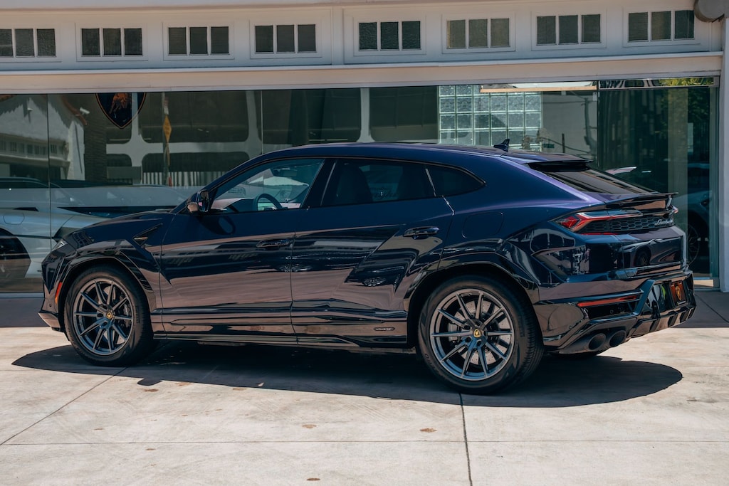 Used 2025 Lamborghini Urus SE SUV