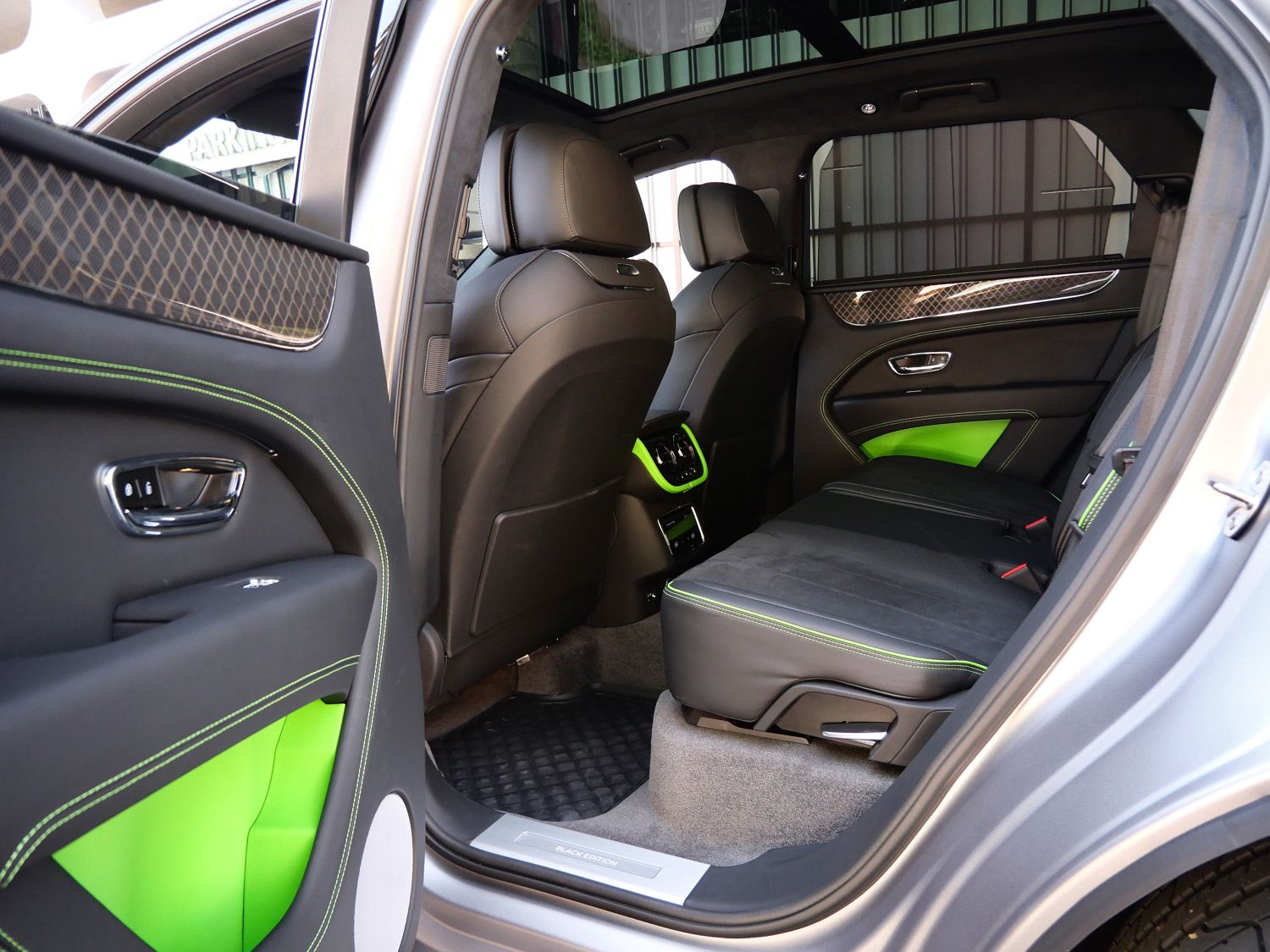 2025 Bentley Bentayga Black Edition - Photo 15