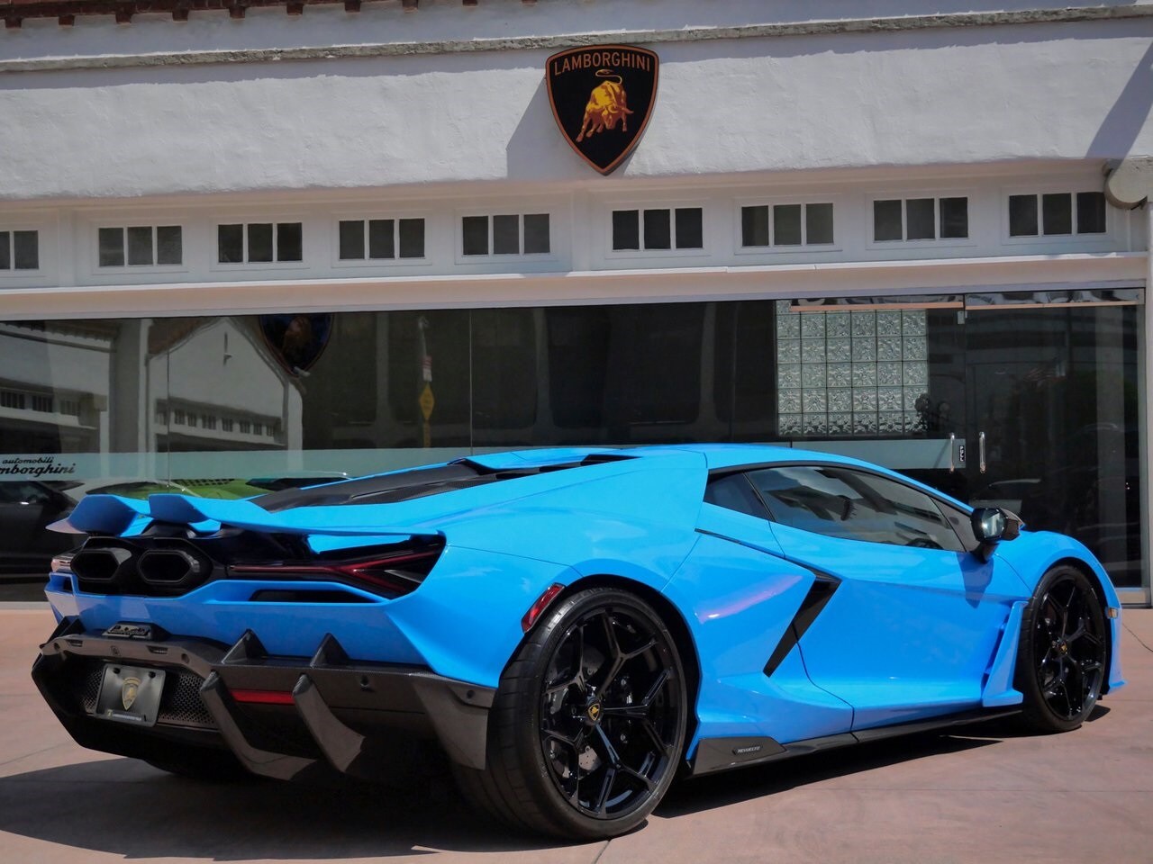 2024 Lamborghini Revuelto photo 3