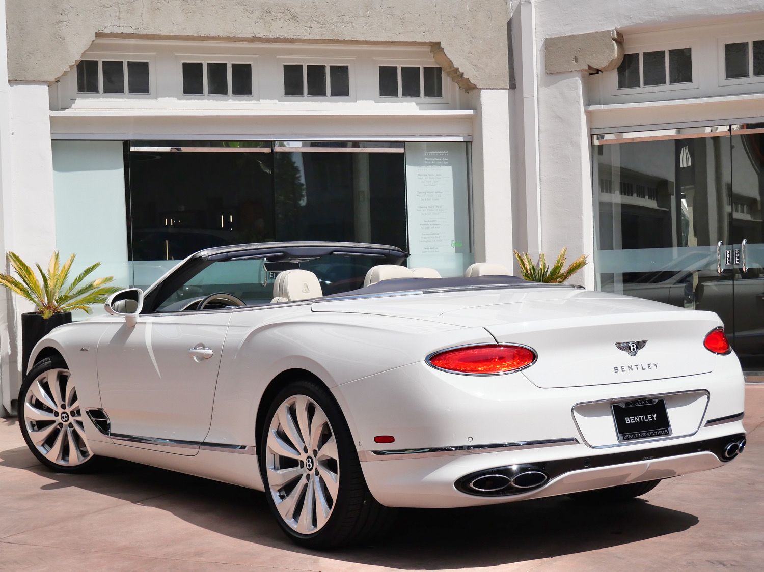 2024 Bentley Continental GTC Azure photo 3