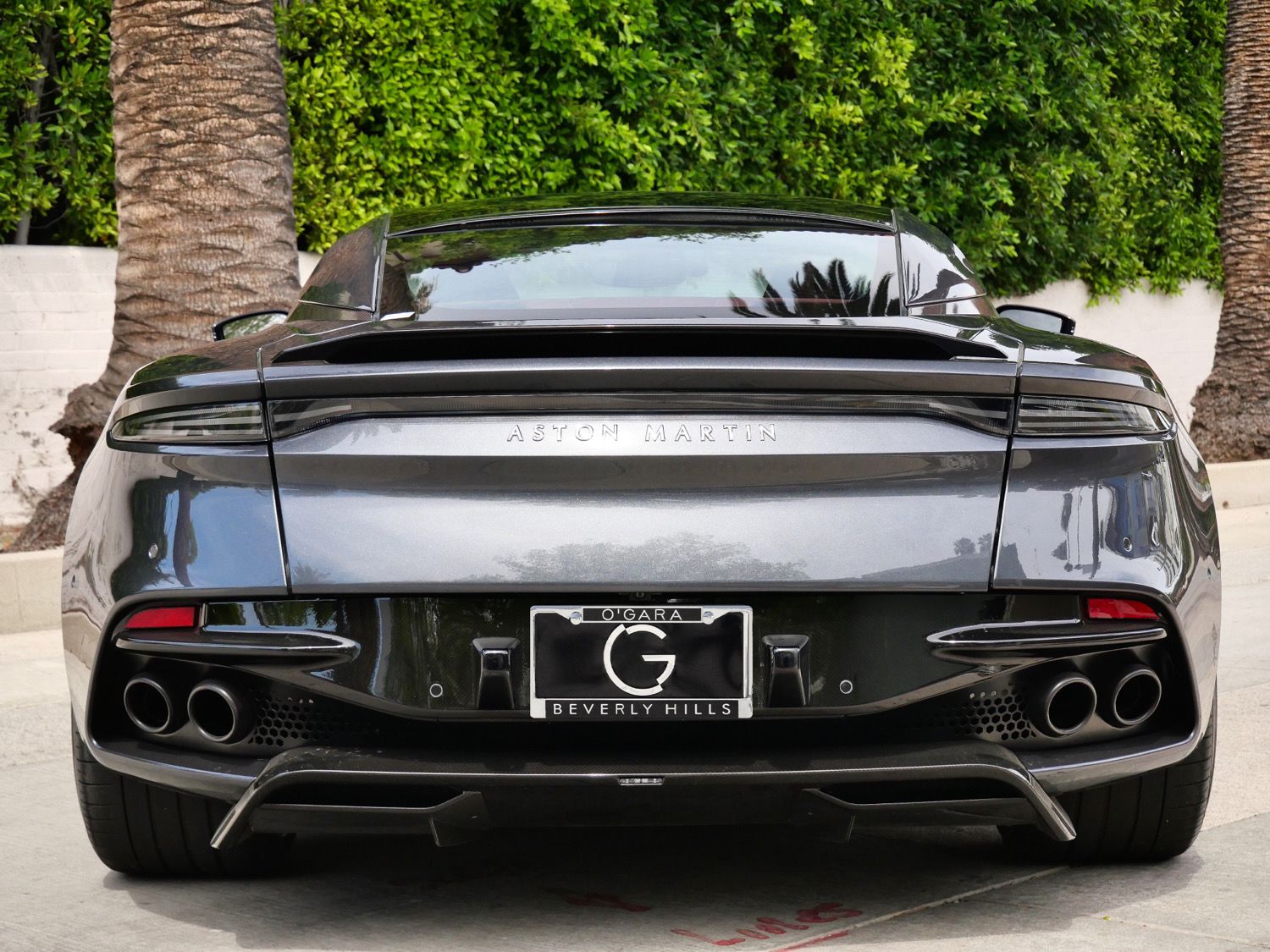 2019 Aston Martin DBS Superleggera photo 3