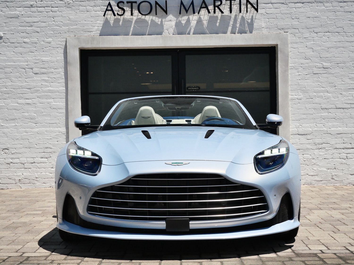 2025 Aston Martin DB12 Base - Photo 7