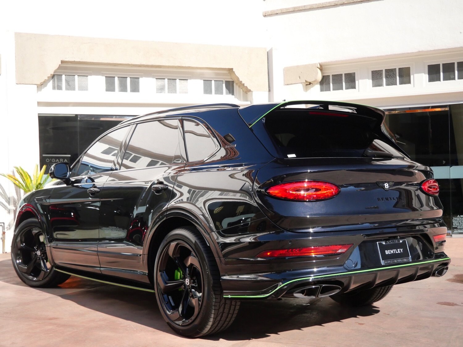 2025 Bentley Bentayga S photo 3